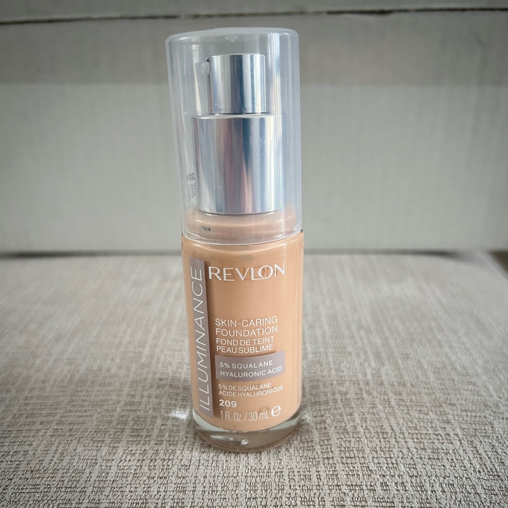 Revlon Illuminance Skin-Caring Foundation - 209 Buff Beige